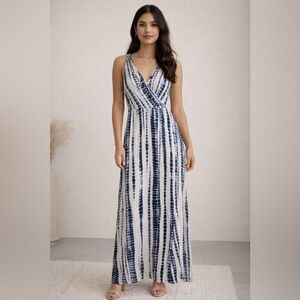 Knox Rose Sleeveless Maxi Dress Blue & White